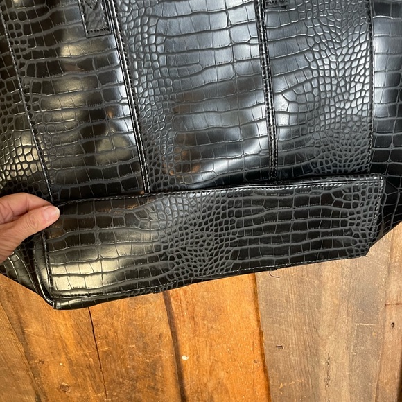 Neiman Marcus Faux Croc Shoulder Bag - Picture 3 of 8